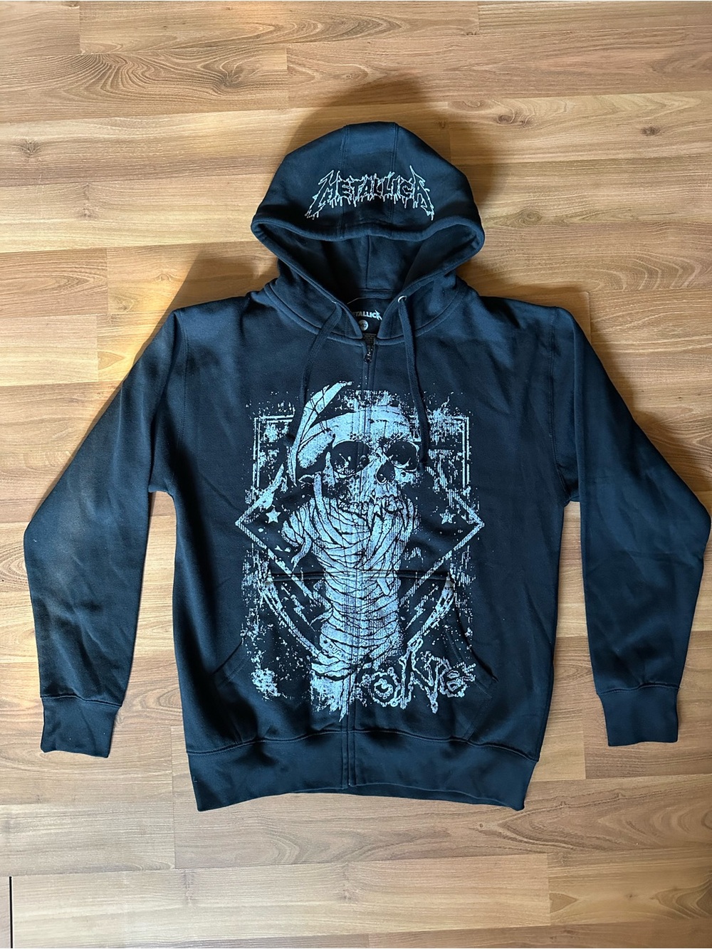 NWT Hot Topic Metallica One Black Hoodie with Skull Graphic
